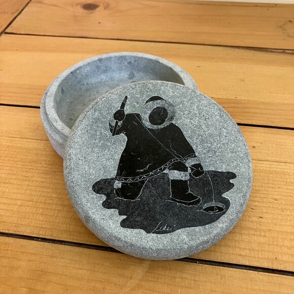 Inuit Soap Stone Trinket Box w/ Lid Signed SIKU Etched Fisherman Made in Canada - Picture 1 of 8